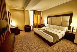 Отель Hotel National Ереван Двухместный номер «Комфорт» с 1 кроватью или 2 отдельными кроватями-1