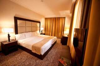 Отель Hotel National Ереван Двухместный номер Делюкс с 1 кроватью или 2 отдельными кроватями-8